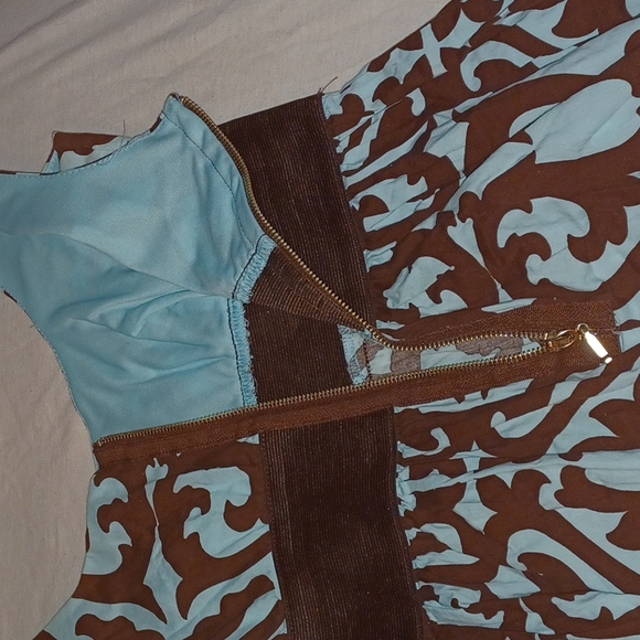 Ladies dress - Picture 4 of 4